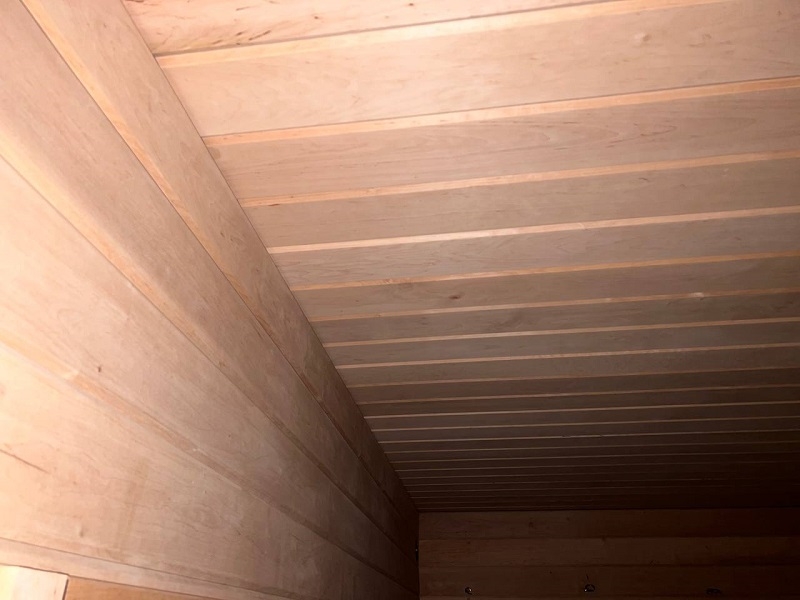 Имитация ольха отделка потолка